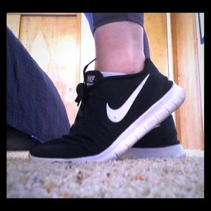 Nike Black and White Running Shoes Free RN